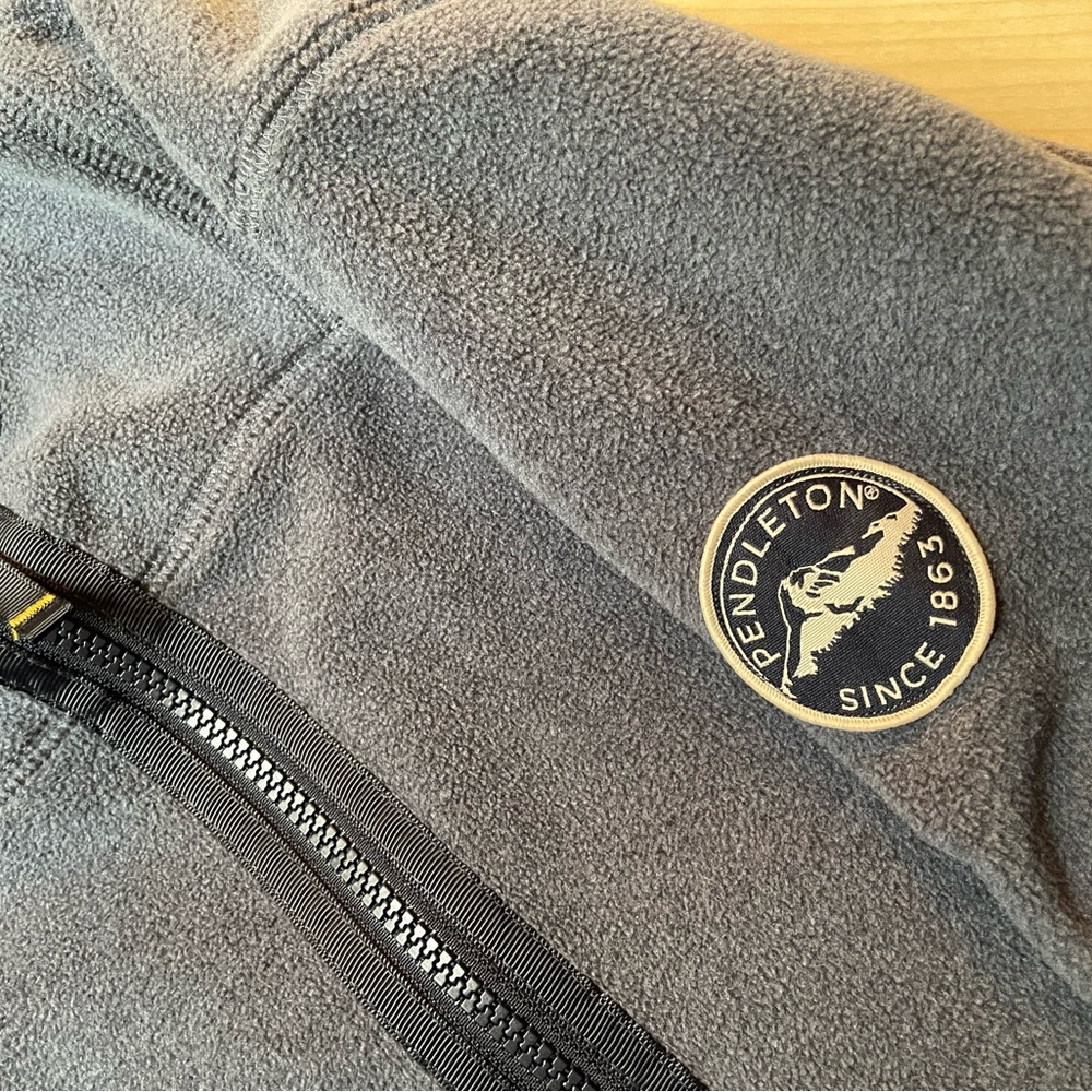 New (no tags) - Pendleton Fleece Hoodie - Picture 3 of 9